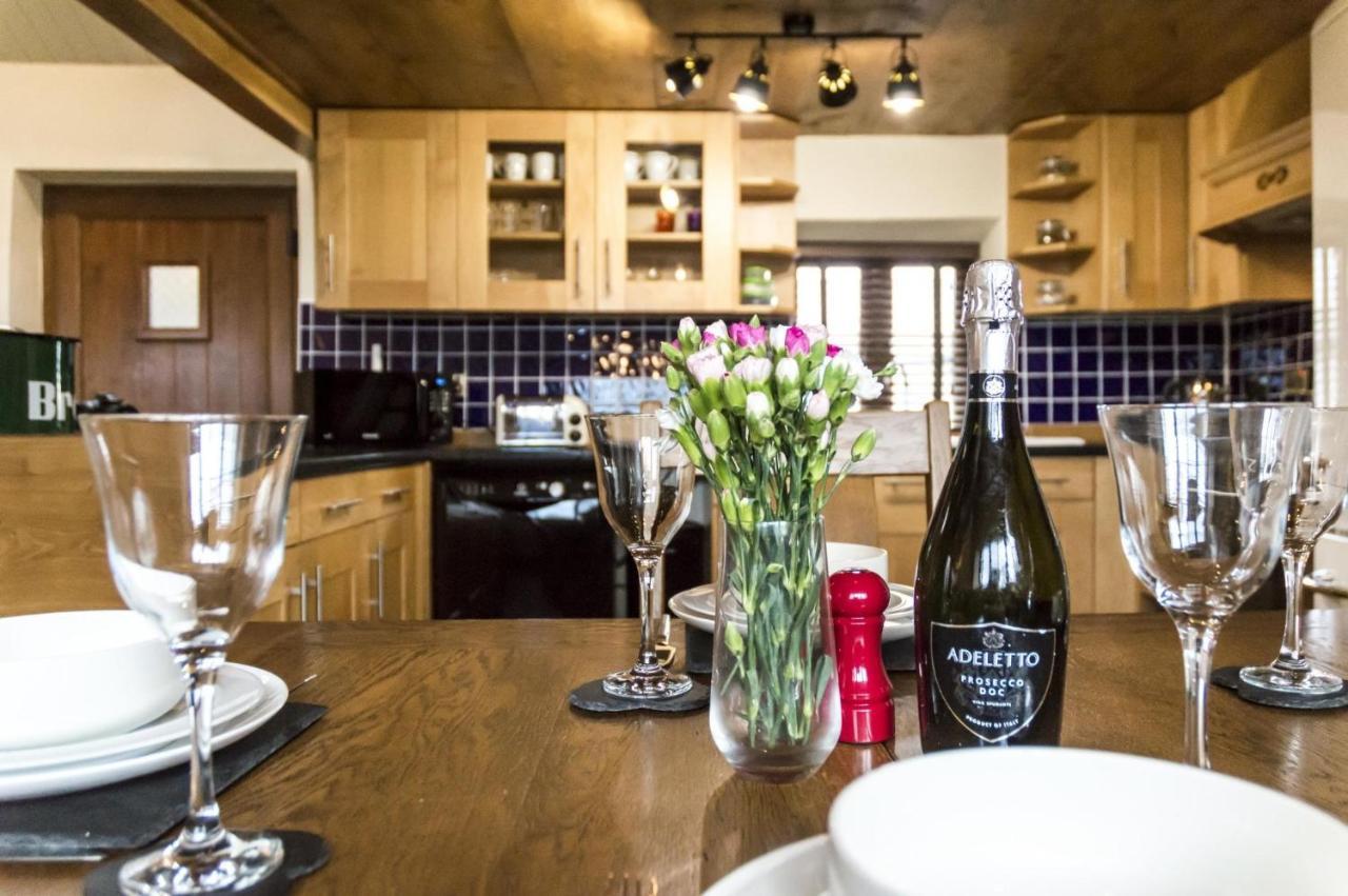 Foxglove - Luxurious Barn Conversion - Blossom Farm Johnston Exterior photo