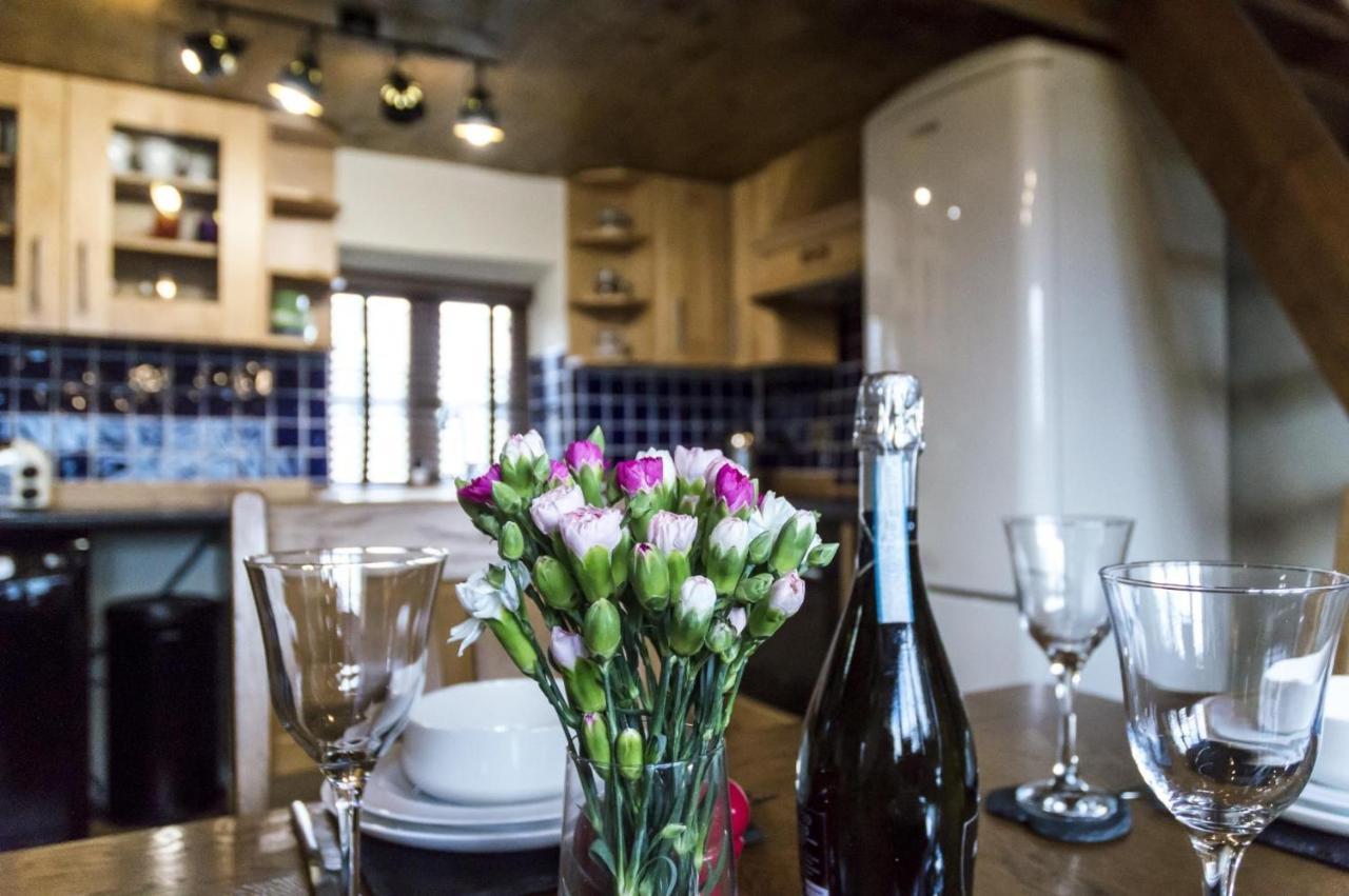 Foxglove - Luxurious Barn Conversion - Blossom Farm Johnston Exterior photo